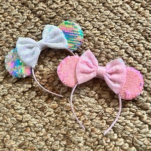 Two Minnie Mouse ears. Great for Disney!